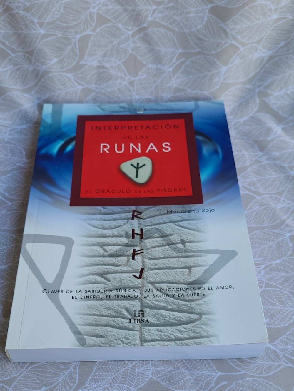 Rune Divination Set Interpretación de las Runas Stones & Book (Spanish Book) - Picture 5 of 11